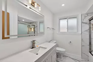 567 Bedford Ln, Des Plaines, IL 60016 - Photo 8