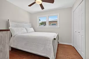 5446 W Lunt Ave, Chicago, IL 60646 - Photo 12