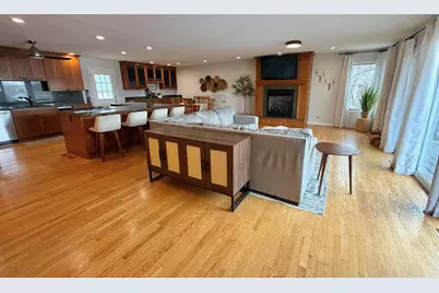 30 Echo Hills, Lake in the Hills, IL 60156 - Photo 4