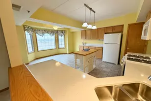 7928 Trinity Cir, Tinley Park, IL 60487 - Photo 12