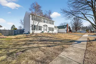 6230 Old Farm Ln, Gurnee, IL 60031 - Photo 2