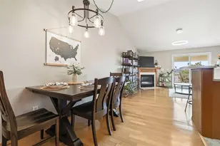 39 Oak Park Rd, Bloomington, IL 61701 - Photo 10