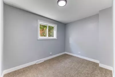 7237 S St Lawrence Avenue, Chicago, IL 60619 - Photo 8