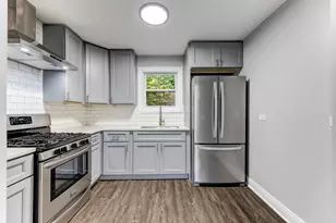 7237 S St Lawrence Ave, Chicago, IL 60619 - Photo 4