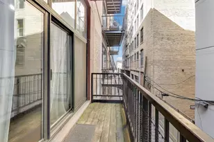 300 W Grand Ave, Chicago, IL 60654 - Photo 18