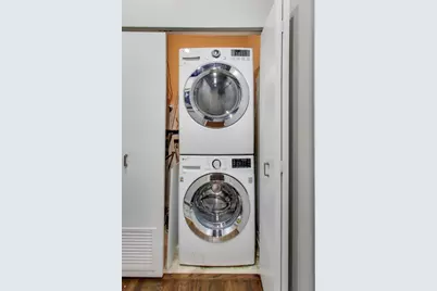 300 W Grand Avenue #210, Chicago, IL 60654 - Photo 14