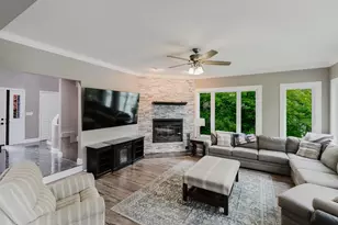 12225 Pebble Point Rd, Marion, IL 62959 - Photo 14