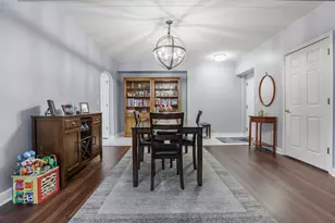 7927 Trinity Cir, Tinley Park, IL 60487 - Photo 16