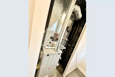 8325 W Forest Preserve Avenue, Chicago, IL 60634 - Photo 28