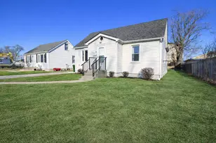 9821 Natoma Ave, Oak Lawn, IL 60453 - Photo 2