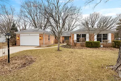 320 Fox Hunt Trail, Barrington, IL 60010 - Photo 2