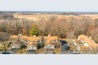 205 E Forest Knoll Drive, Palatine, IL 60074 - Photo 2