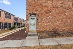 1776 Bristol Walk, Hoffman Estates, IL 60169 - Photo 2