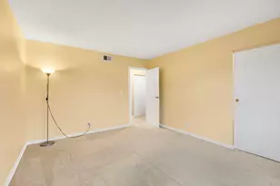 1776 Bristol Walk, Hoffman Estates, IL 60169 - Photo 10