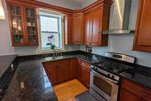 2426 W Erie St, Chicago, IL 60612 - Photo 2