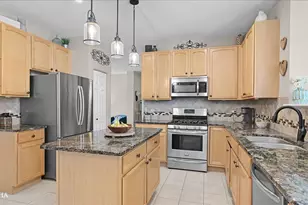 420 Raintree Dr, Oswego, IL 60543 - Photo 10