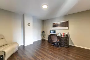 300 Village Circle, Willow Springs, IL 60480 - Photo 10