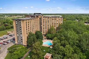 1 Renaissance Pl, Palatine, IL 60067 - Photo 22