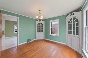 1818 E Indiana St, Wheaton, IL 60187 - Photo 6