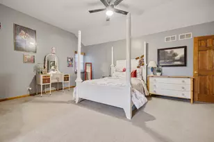 375 Meadow View, Burlington, IL 60109 - Photo 18