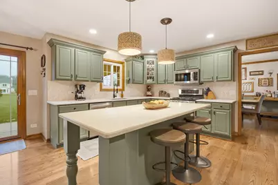 375 Meadow View, Burlington, IL 60109 - Photo 8