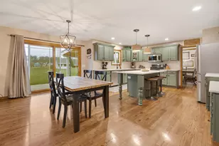 375 Meadow View, Burlington, IL 60109 - Photo 10