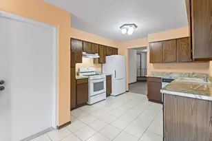 9752 Mill Dr E, Palos Park, IL 60464 - Photo 8