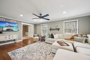 808 Shiloh Cir, Naperville, IL 60540 - Photo 4