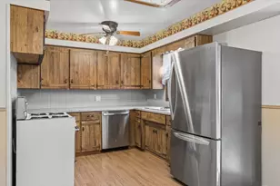 1706 Avalon Ave, Joliet, IL 60435 - Photo 8