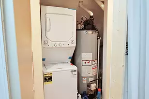 2958 W Nelson St, Chicago, IL 60618 - Photo 12