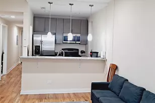 2958 W Nelson St, Chicago, IL 60618 - Photo 2