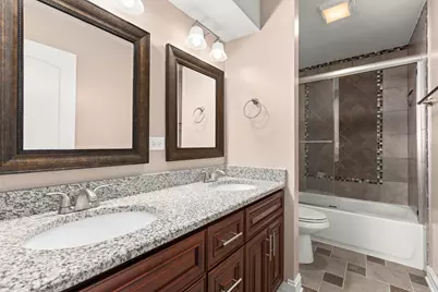 212 E Lakeside Drive, Vernon Hills, IL 60061 - Photo 16