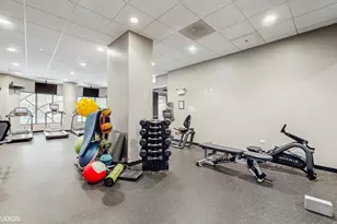 630 N State St, Chicago, IL 60654 - Photo 20