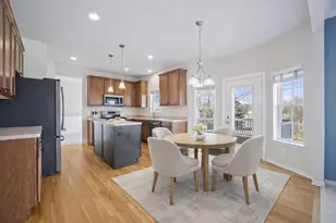 39W126 Revere House Ln, Geneva, IL 60134 - Photo 4