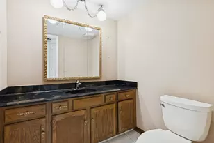 43 Inner Cir Dr, Des Plaines, IL 60016 - Photo 12