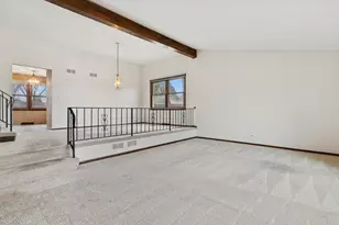 43 Inner Cir Dr, Des Plaines, IL 60016 - Photo 2