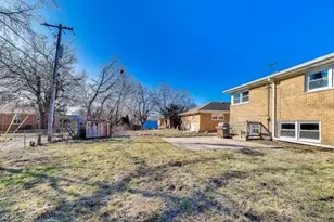 9043 Kenton Ave, Skokie, IL 60076 - Photo 30