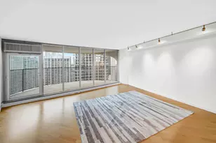 300 N State St, Chicago, IL 60654 - Photo 6