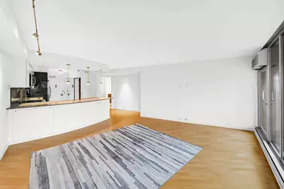 300 N State Street #2510, Chicago, IL 60654 - Photo 8