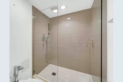 300 N State Street #2510, Chicago, IL 60654 - Photo 14
