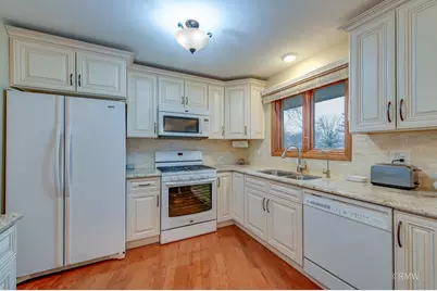 137 Haverhill Lane, Schaumburg, IL 60193 - Photo 6