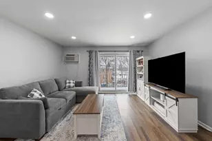 215 S Hale St, Addison, IL 60101 - Photo 4