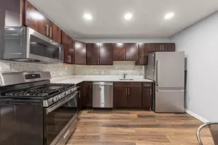 215 S Hale St, Addison, IL 60101 - Photo 10