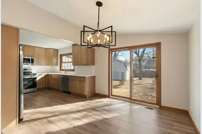 657 Lomond Drive, Mundelein, IL 60060 - Photo 8