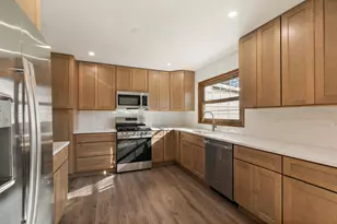 657 Lomond Dr, Mundelein, IL 60060 - Photo 12