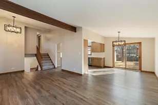 657 Lomond Dr, Mundelein, IL 60060 - Photo 4