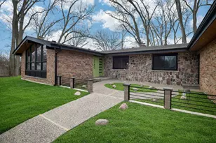 2580 Crestwood Ln, Riverwoods, IL 60015 - Photo 2