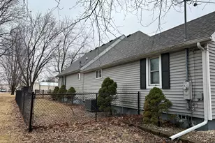 209 8th Ave, Mendota, IL 61342 - Photo 2