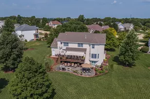 29 Cloverhill Cir, Bloomington, IL 61705 - Photo 4