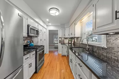 490 Carleton Avenue, Glen Ellyn, IL 60137 - Photo 8